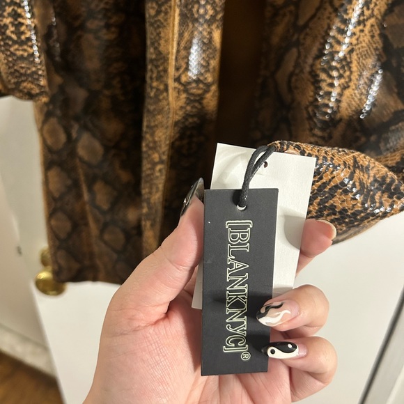 Blank NYC pleather snakeskin trench coat, size L brand new w tags - Picture 7 of 7